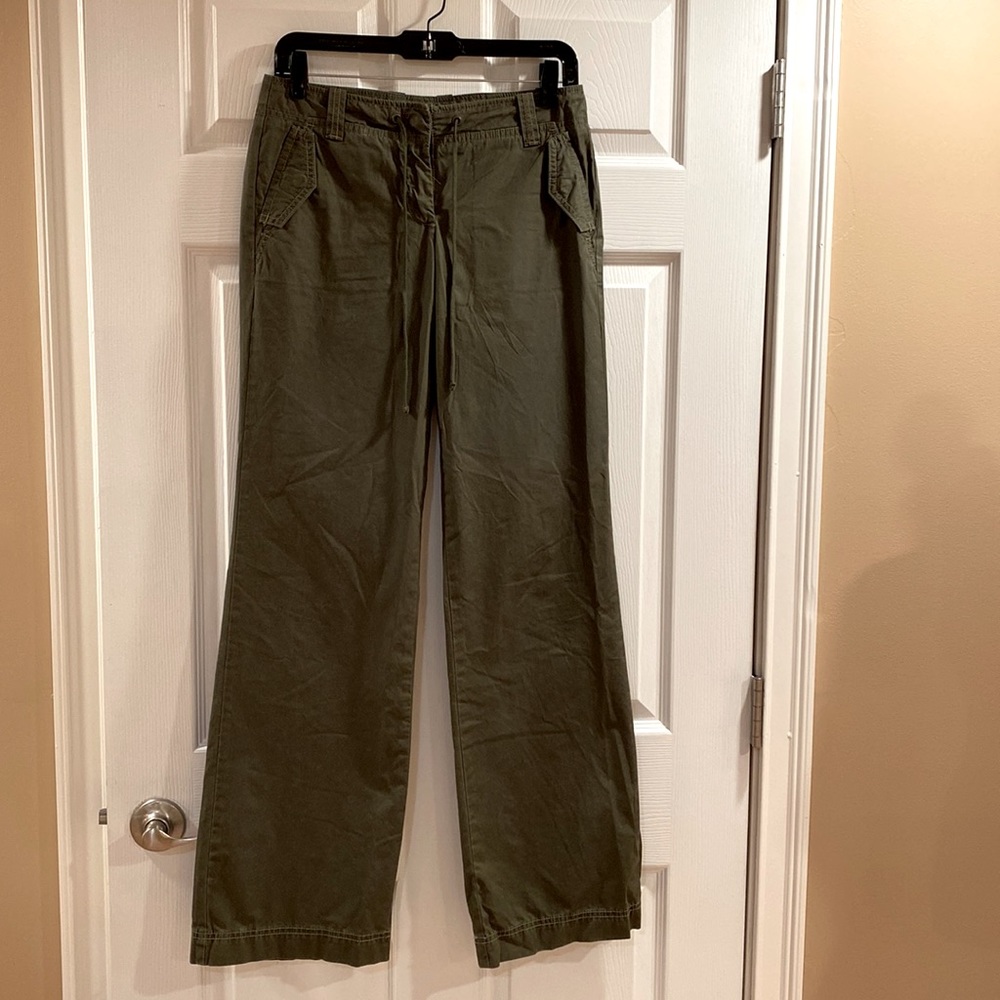 J Crew Army Green Chino Classic Twill City Fit. 8” rise. 32” inseam